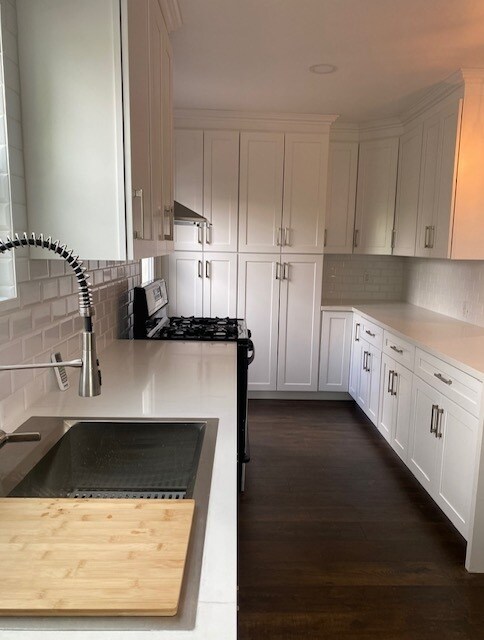 Building Photo - 2825 Moss Ave