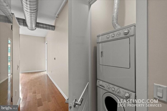 Building Photo - 811 4th St NW