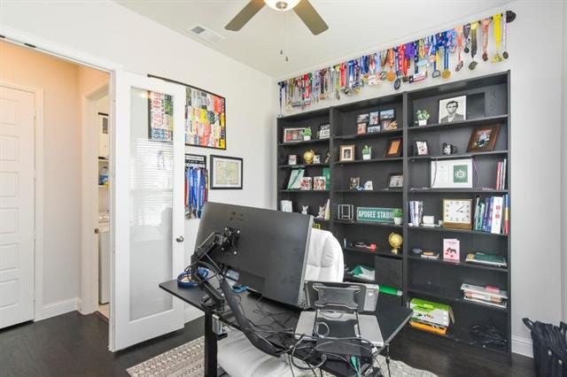 Building Photo - 1124 Putnam Dr