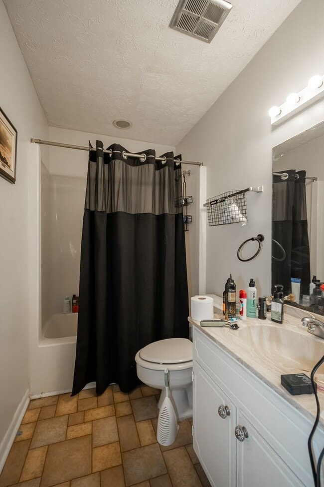 Building Photo - 187 Woodstone Dr