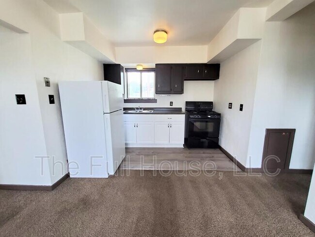 Primary Photo - 705 Lorenz Ave