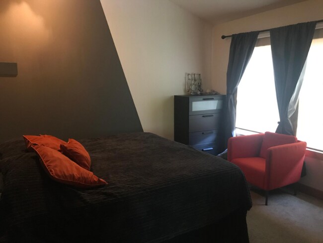 Building Photo - 514 NW Delaware Ave