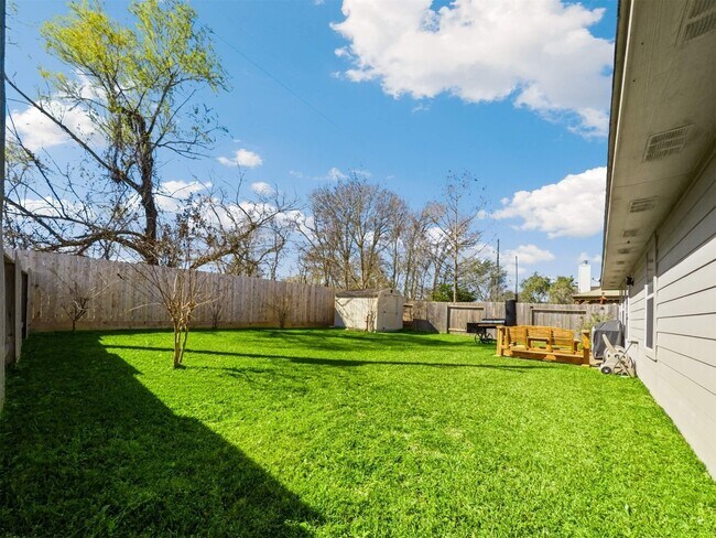 Building Photo - 5718 Indigo Trails Dr