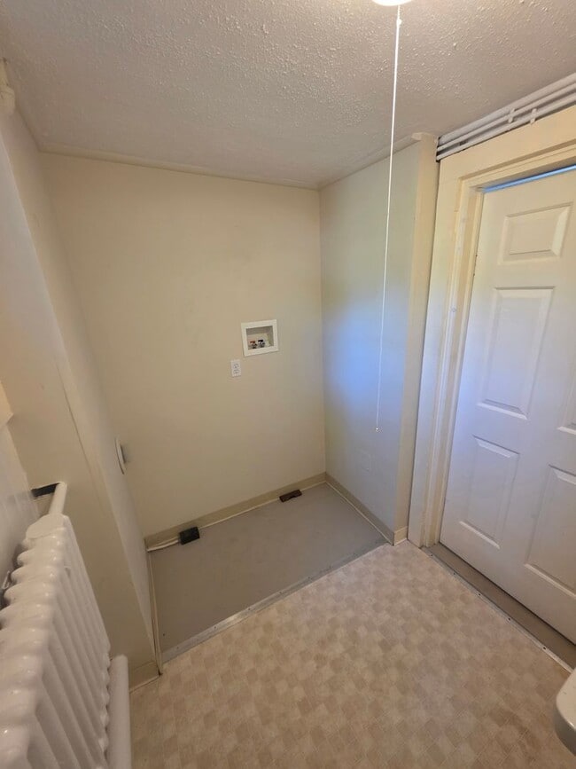 Building Photo - Charming 3 Bedroom Apartment in Millbrook, NY - *ALL UTILITIES INCLUDED