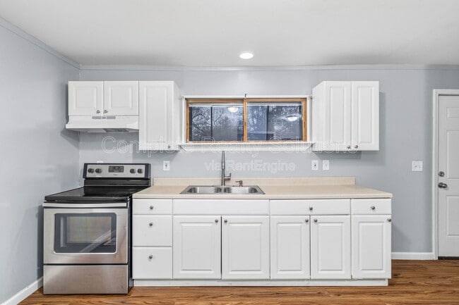 Building Photo - 8235 Albin Ave