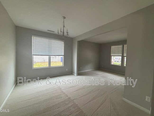 Building Photo - 4 White Spruce Ct
