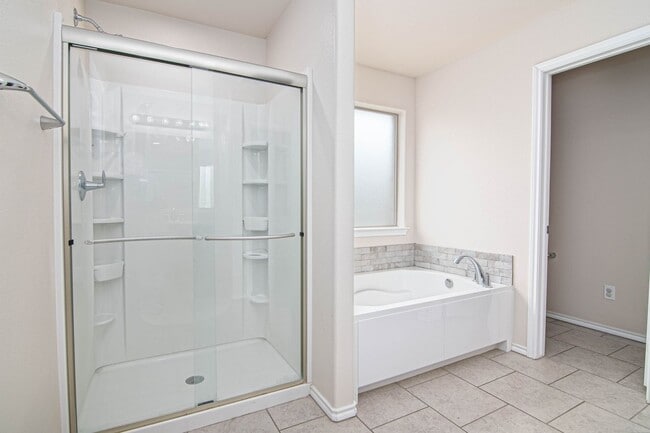 Building Photo - 719 Bronco Ct