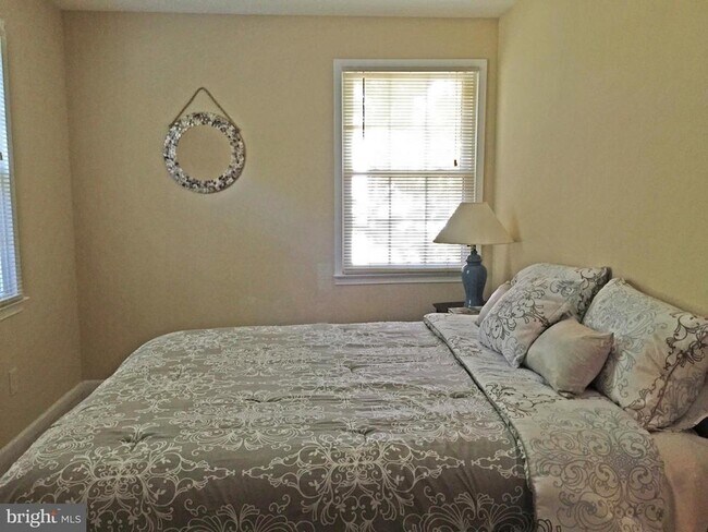 Building Photo - 3336 Webley Ct