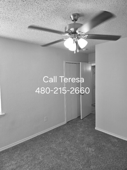 Building Photo - 4325 Chestnut Dr