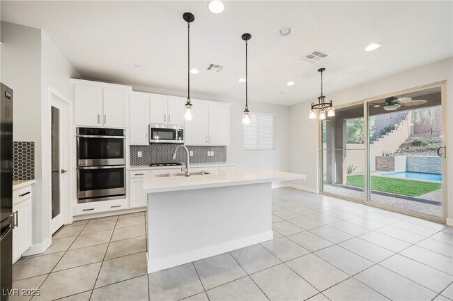 Building Photo - 27 Santo Mio Ct