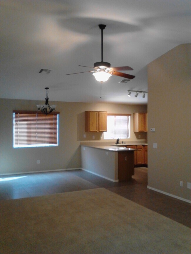 Building Photo - AVAILABLE NOW!!!