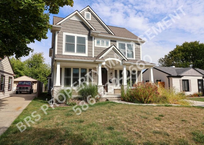 Building Photo - JUST REDUCED!!  Stunning 4 bedroom 2.5 bat...