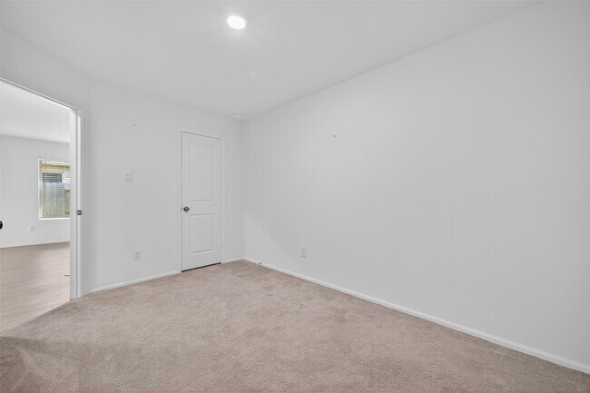 Building Photo - 9007 Estes Lks Dr
