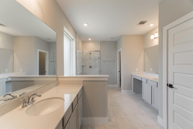 Building Photo - 2016 Woodland Park Ct