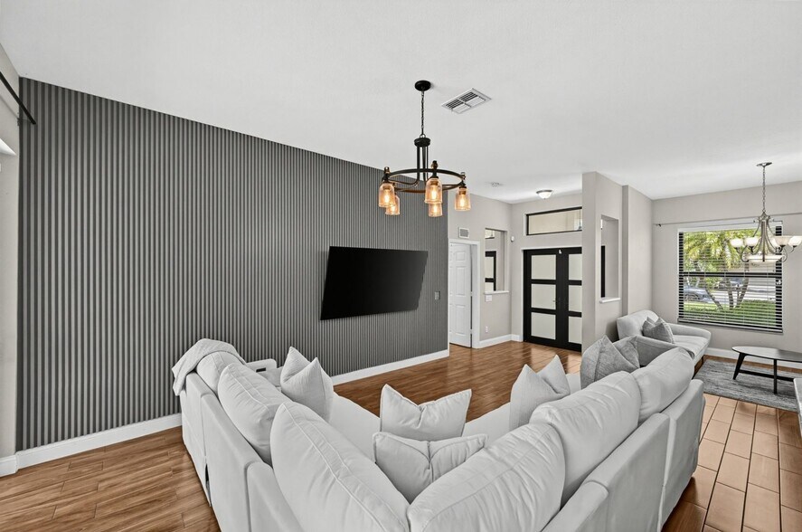 Building Photo - 2926 Inlet Cove Ln E