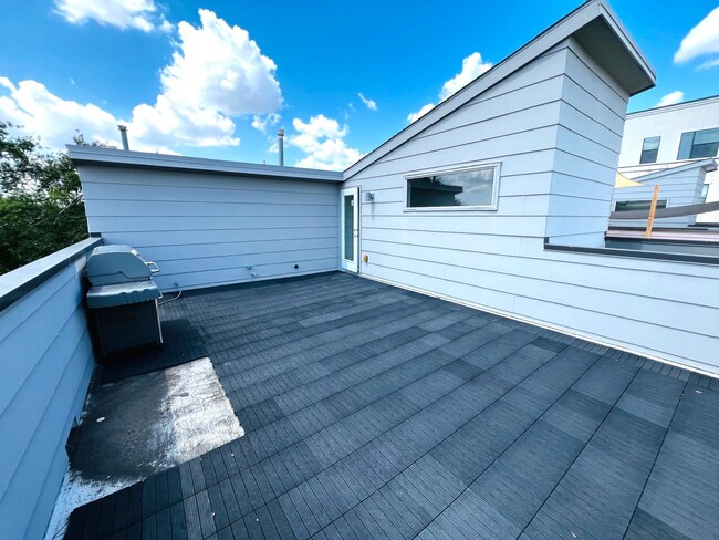 Building Photo - 1524 Blodgett St