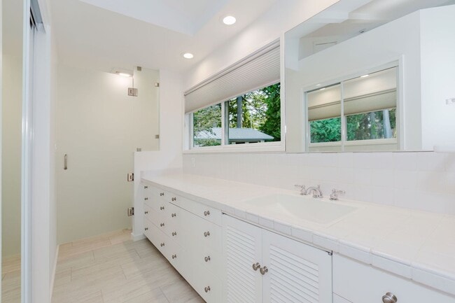 Building Photo - Low Bank Waterfront New Remodel on Huge Lot