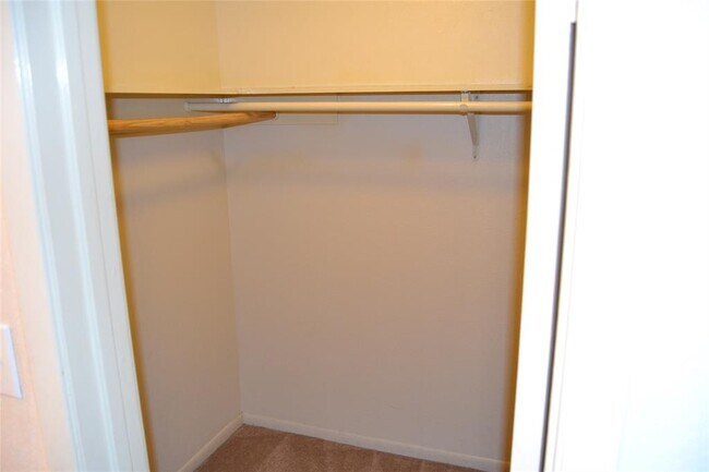 Building Photo - 2021 Spenwick Dr