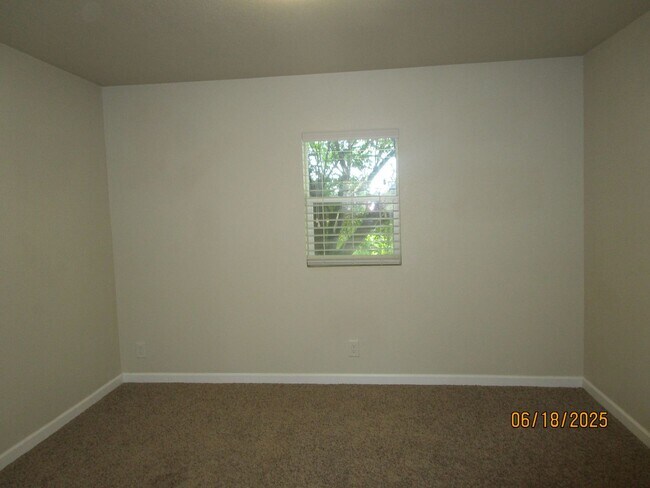 Building Photo - 4177 W Muller Rd