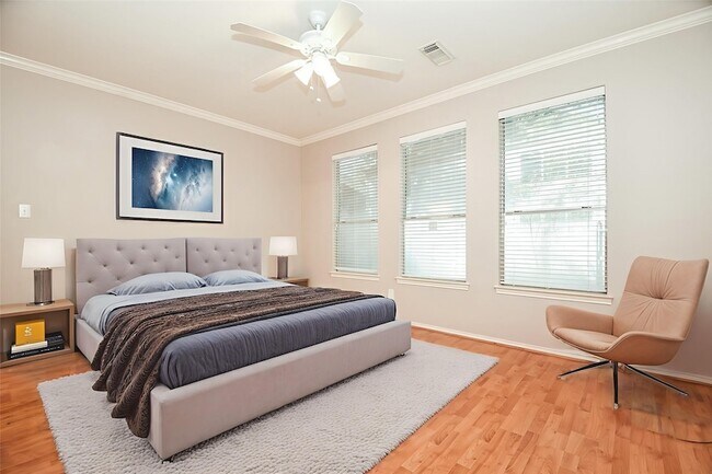 Building Photo - 4202 Creek Hollow Ln