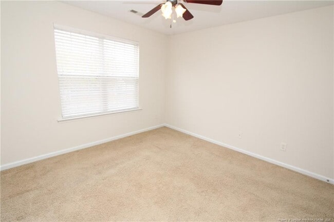 Building Photo - 421 Hamlet Park Dr