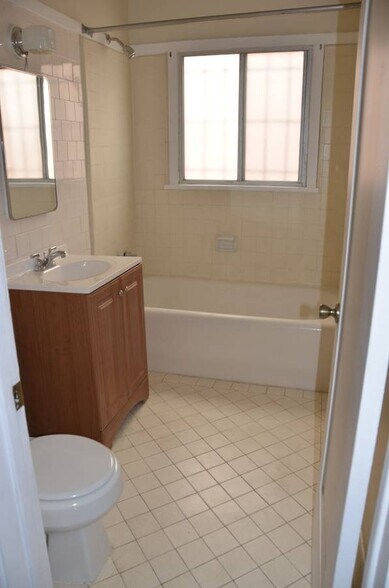 Building Photo - 964 Marview Ave