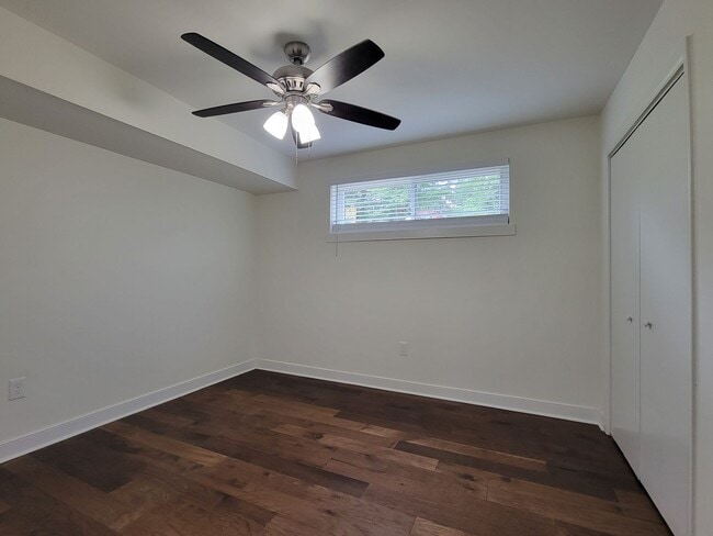 Building Photo - Remodeled 3 Bedroom 2 Bath Condo in Bon Air