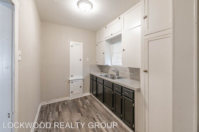 Building Photo - 1 br, 1 bath House - 820 W HILDEBRAND