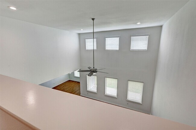 Building Photo - 9230 Mission Arbor Ln