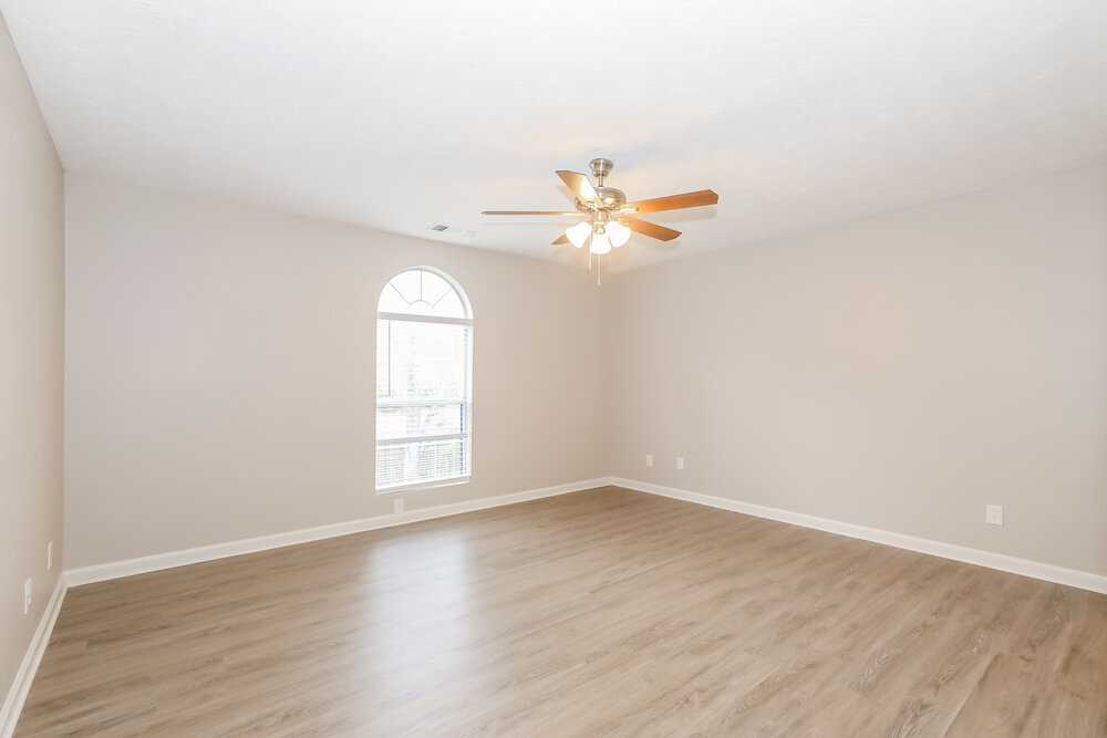 Building Photo - 5656 Wellborn Oaks Ct