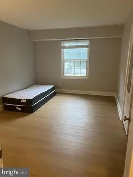 Building Photo - 3915 Lyndhurst Dr