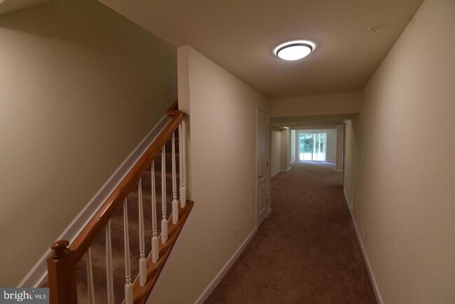 Building Photo - 139 Hokeland Dr