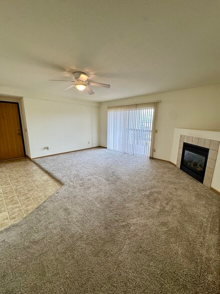 Building Photo - 4600 Grand Ave