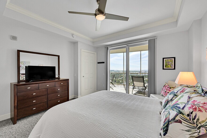 Building Photo - 2743 1st St