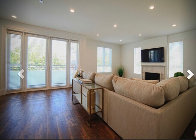 Building Photo - 907 S Shenandoah St