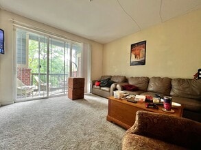 Building Photo - Great 2 Bed, 2 Bath Condo in Sidehill