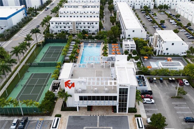 Building Photo - 6425 NW 103rd Pl