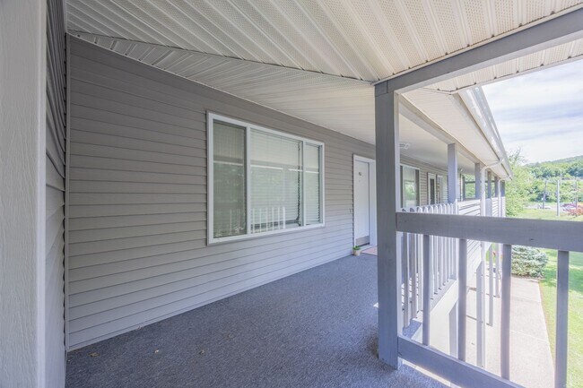 Building Photo - Waterfront Condo Overlooking Hamlin Pond –...