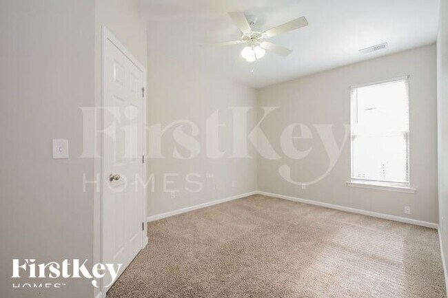 Building Photo - 2216 Spaulding Pl