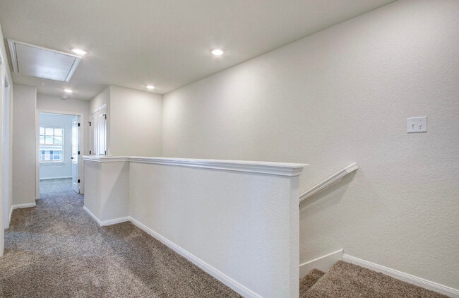 Building Photo - 10340 Lynwood Crk