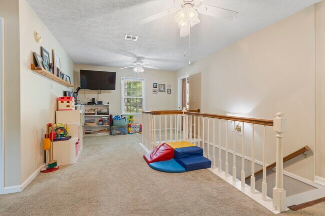 Building Photo - 431 Duckworth Dr