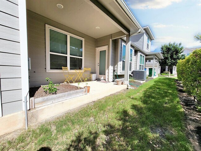Building Photo - 11321 Gadsen Ln
