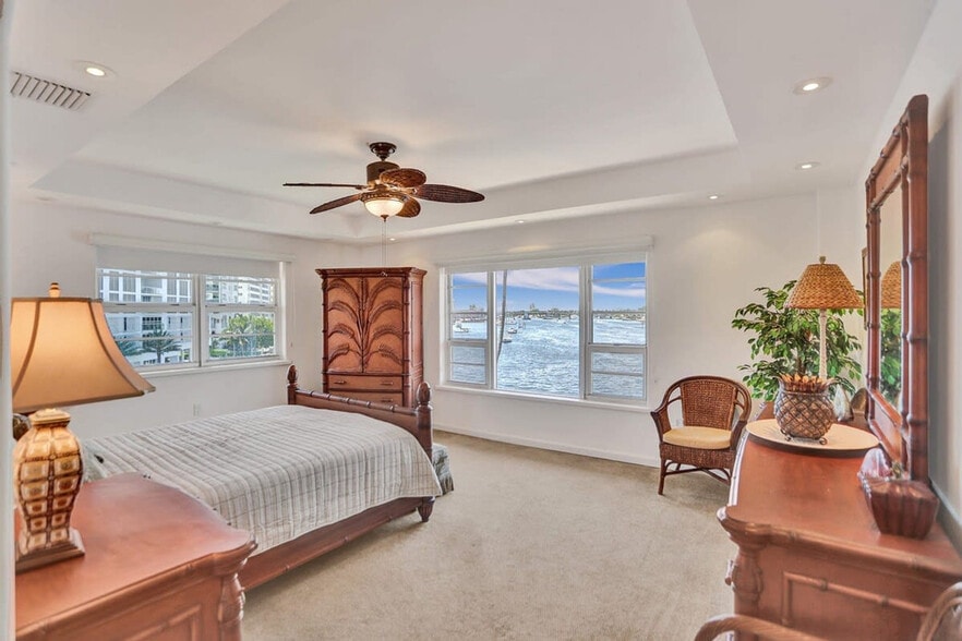 Building Photo - 2908 Bayshore Dr