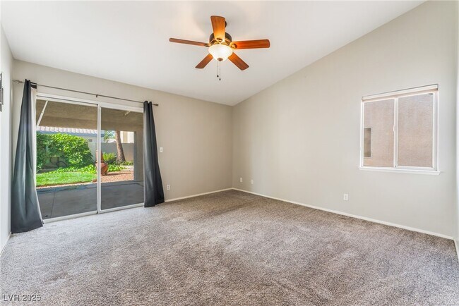 Building Photo - 4013 Madrone Dr