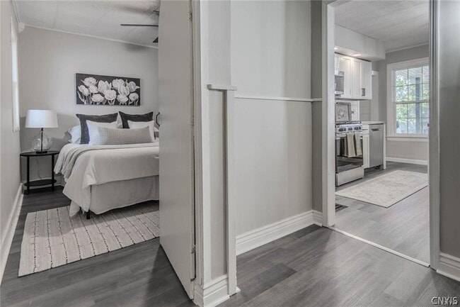 Building Photo - 406 Stone St