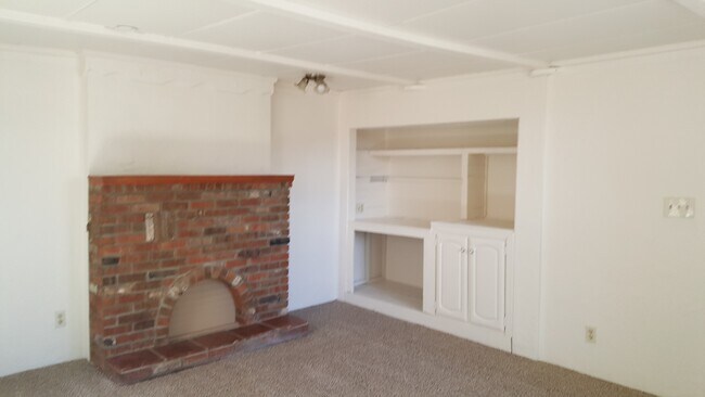 Building Photo - 311 Macon Ave