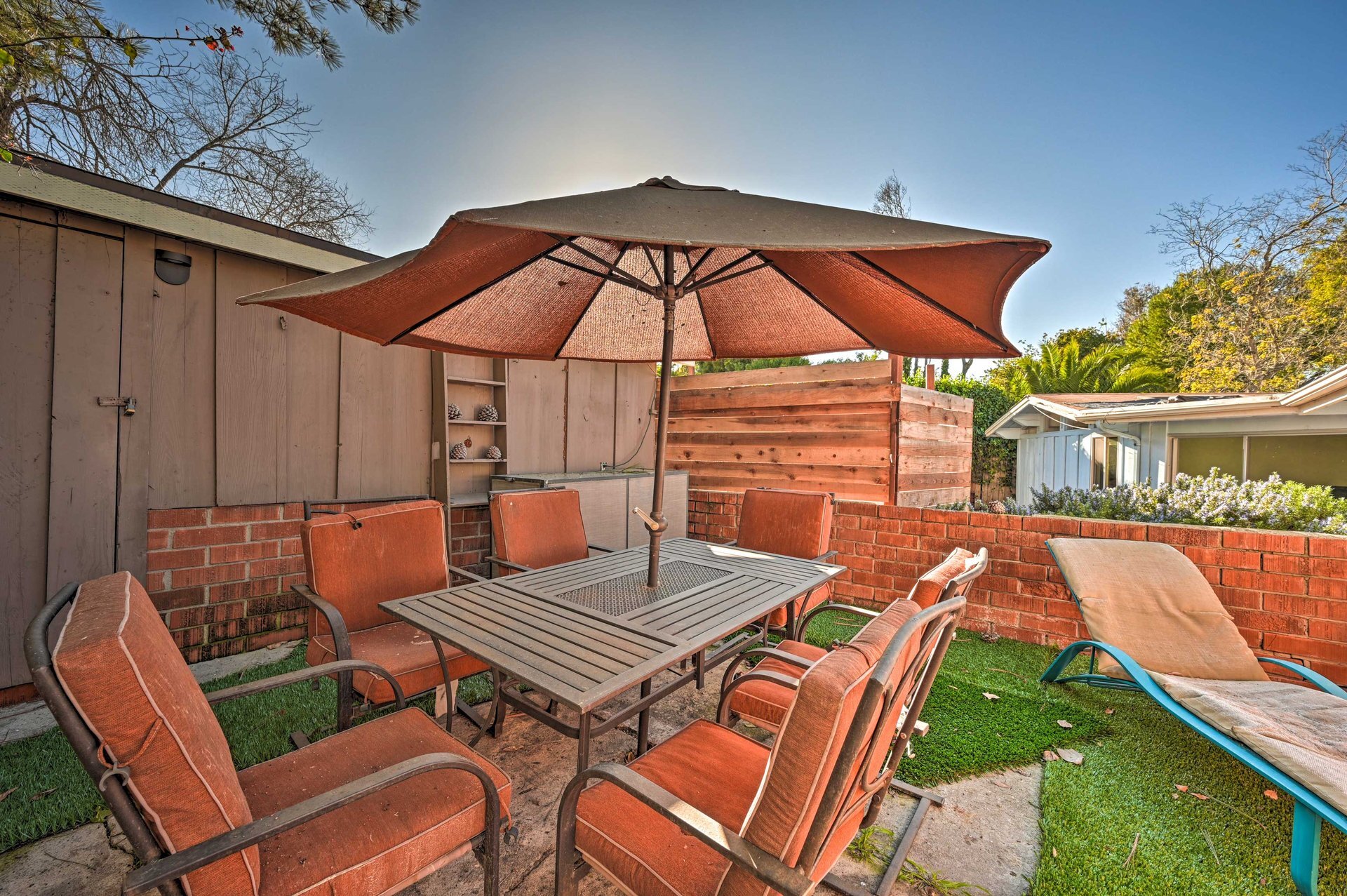 Building Photo - 2139 Torrey Pines Rd