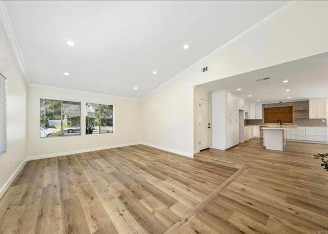 Building Photo - 748 Cholla Rd