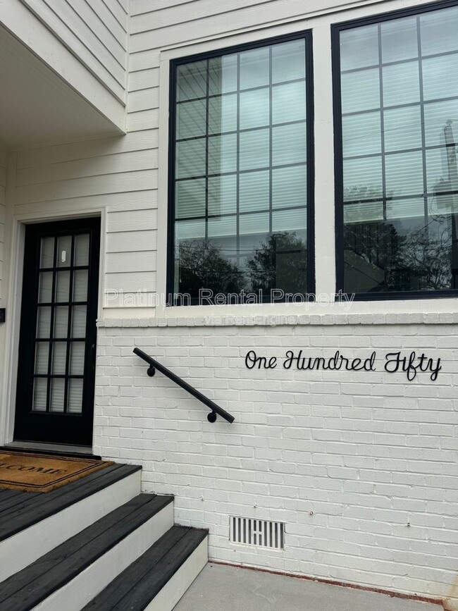 Building Photo - 150 Dahlgren St SE