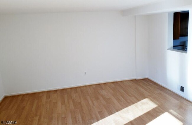 Building Photo - 53 Ben Franklin Dr